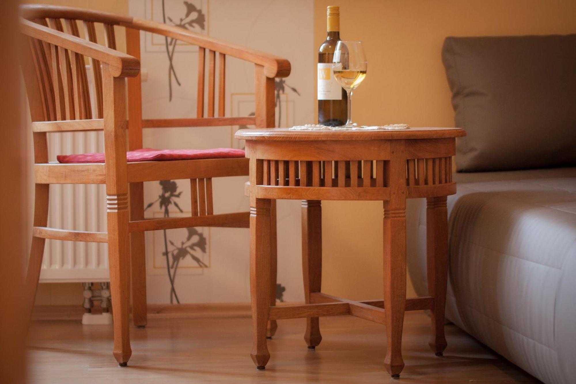 Weingut Weinstube Weinhotel Wolf Harxheim Zewnętrze zdjęcie
