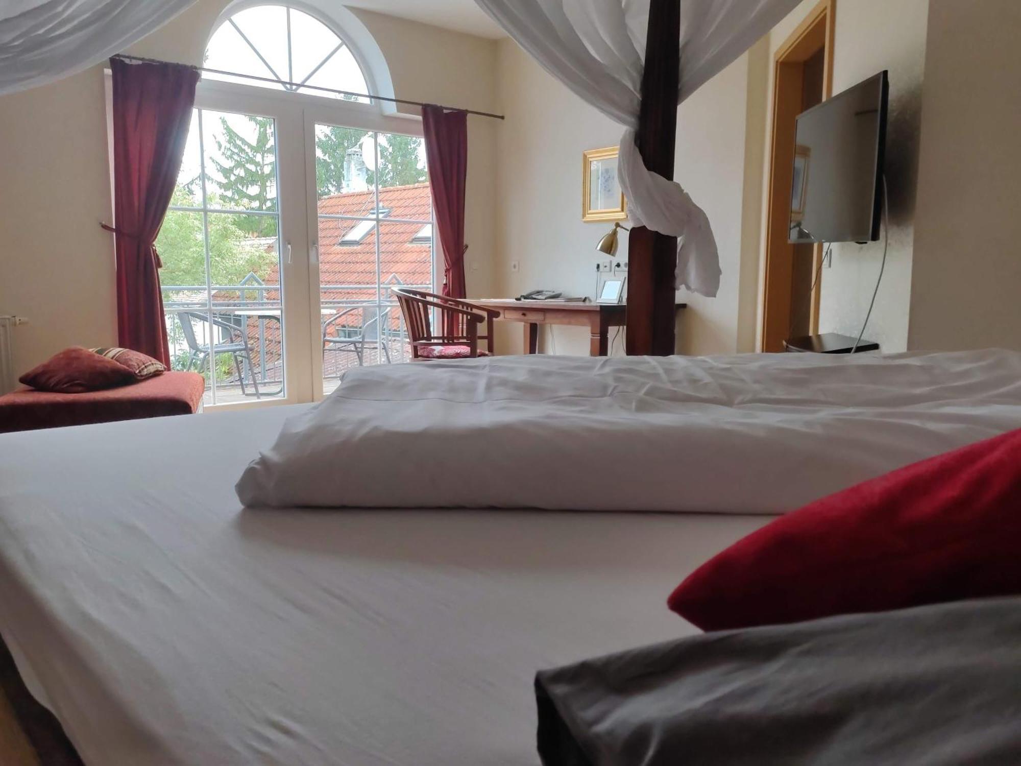 Weingut Weinstube Weinhotel Wolf Harxheim Zewnętrze zdjęcie
